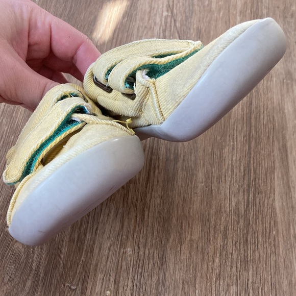 Ten Little Yellow Flexible Sole size 12 toddler/little kid sneakers - Picture 8 of 8